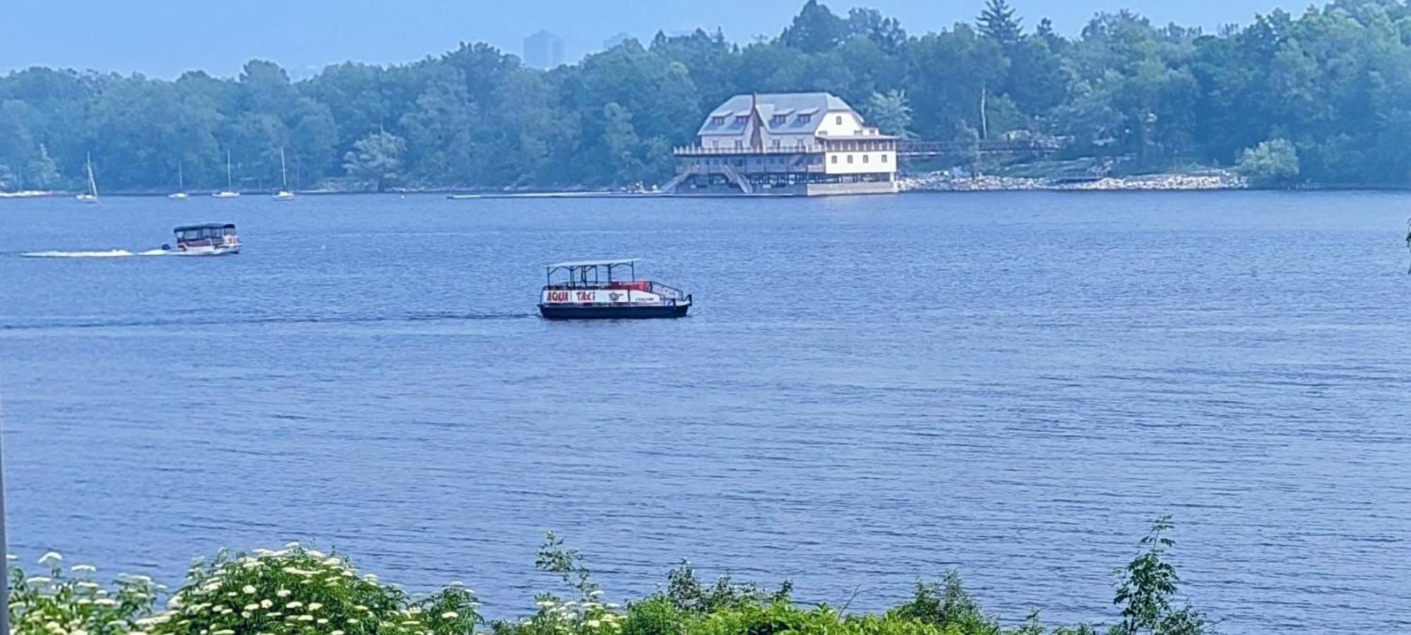 Kokomo Inn Bed And Breakfast Ottawa-Gatineau'S Only Tropical Riverfront B&B On The National Capital Cycling Pathway Route Verte #1 - For Adults Only - Chambre D'Hotes Tropical Aux Berges Des Outaouais Bnb #17542O Екстер'єр фото