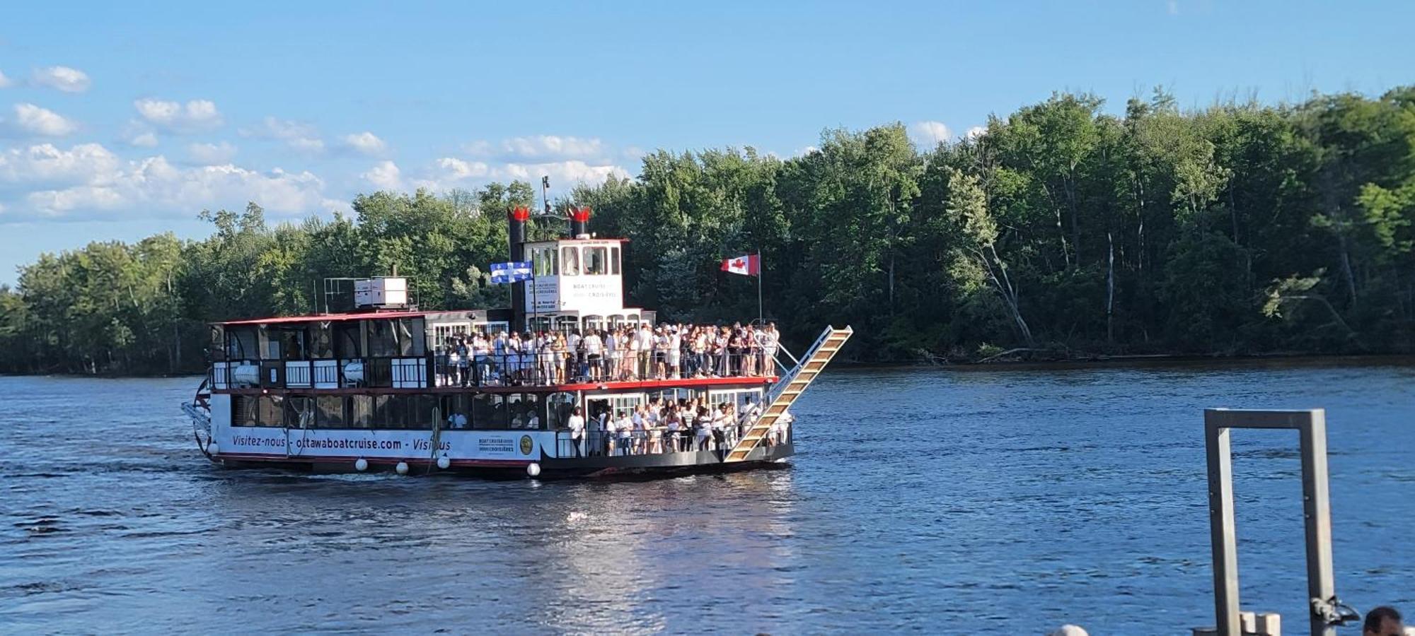 Kokomo Inn Bed And Breakfast Ottawa-Gatineau'S Only Tropical Riverfront B&B On The National Capital Cycling Pathway Route Verte #1 - For Adults Only - Chambre D'Hotes Tropical Aux Berges Des Outaouais Bnb #17542O Екстер'єр фото